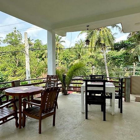 Siyon Yula - Guest House Hikkaduwa Buitenkant foto