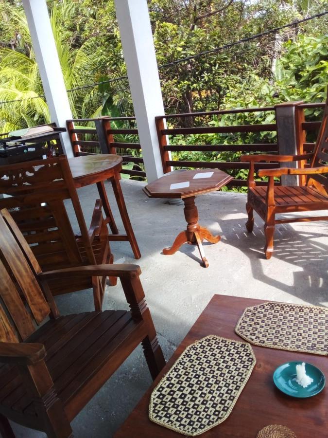 Siyon Yula - Guest House Hikkaduwa Buitenkant foto