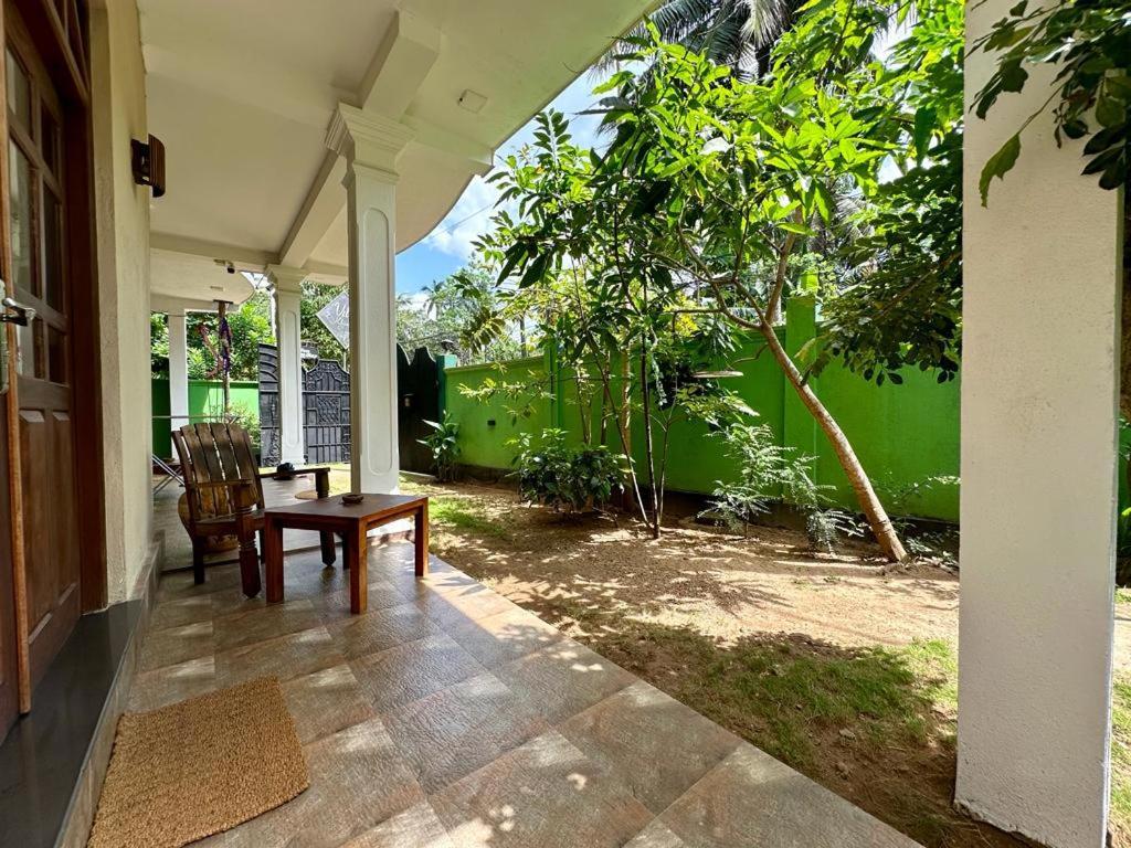 Siyon Yula - Guest House Hikkaduwa Kamer foto