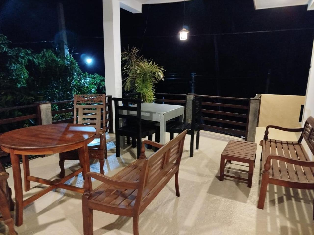 Siyon Yula - Guest House Hikkaduwa Buitenkant foto