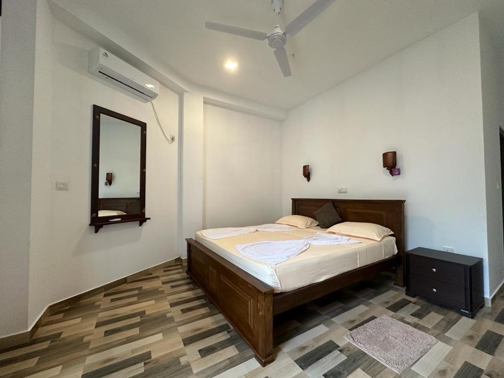 Siyon Yula - Guest House Hikkaduwa Buitenkant foto