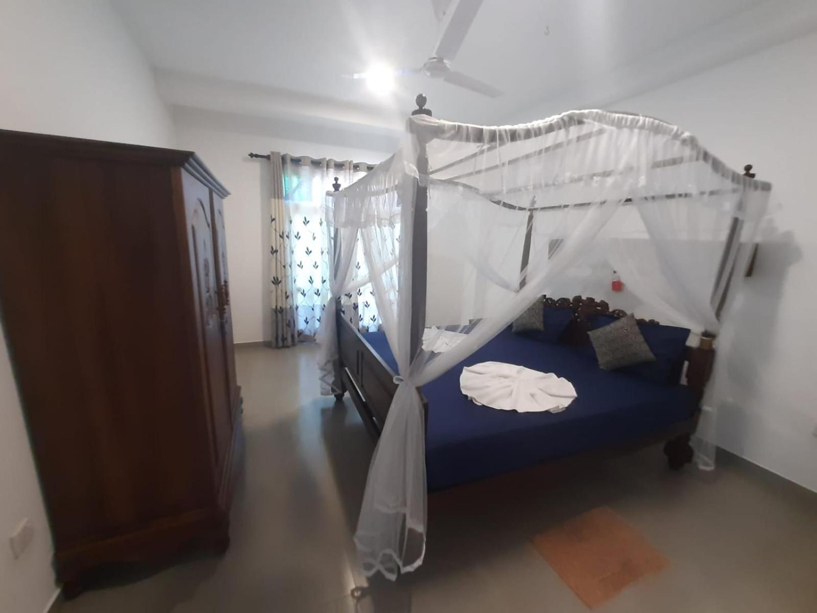 Siyon Yula - Guest House Hikkaduwa Buitenkant foto
