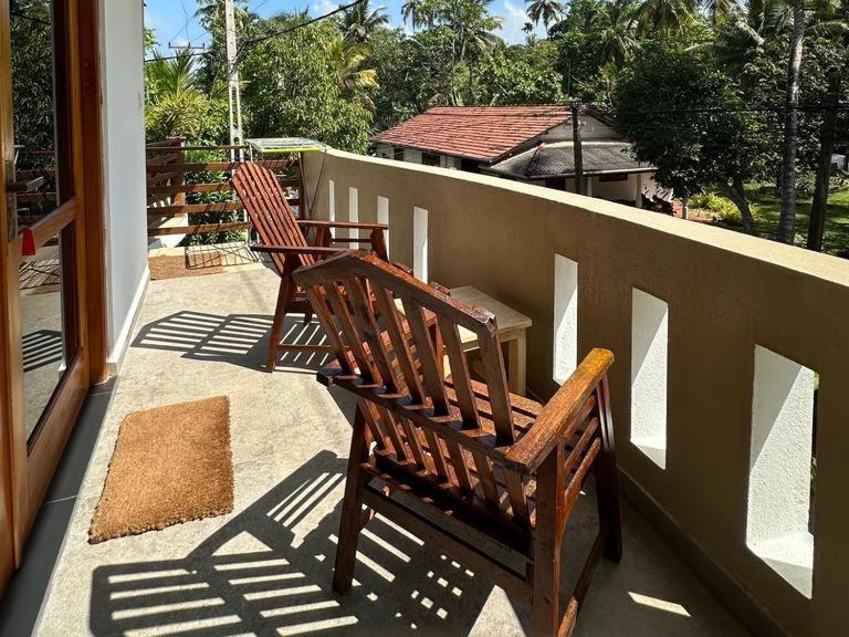 Siyon Yula - Guest House Hikkaduwa Buitenkant foto