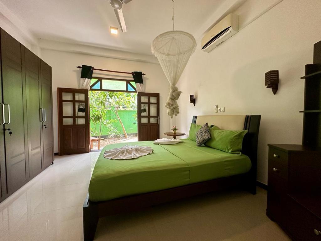 Siyon Yula - Guest House Hikkaduwa Buitenkant foto